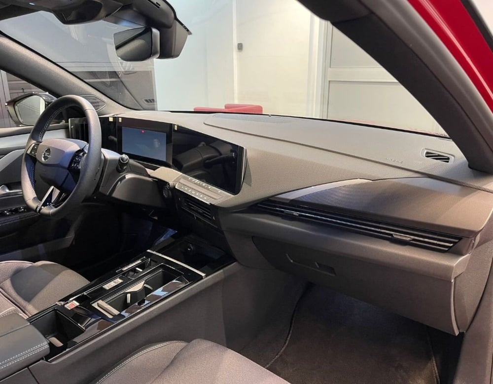 Opel Astra nuova a Ferrara (4)