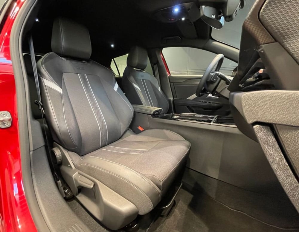 Opel Astra nuova a Ferrara (5)