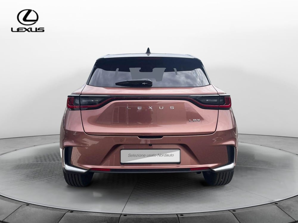 Lexus LBX nuova a Treviso (6)