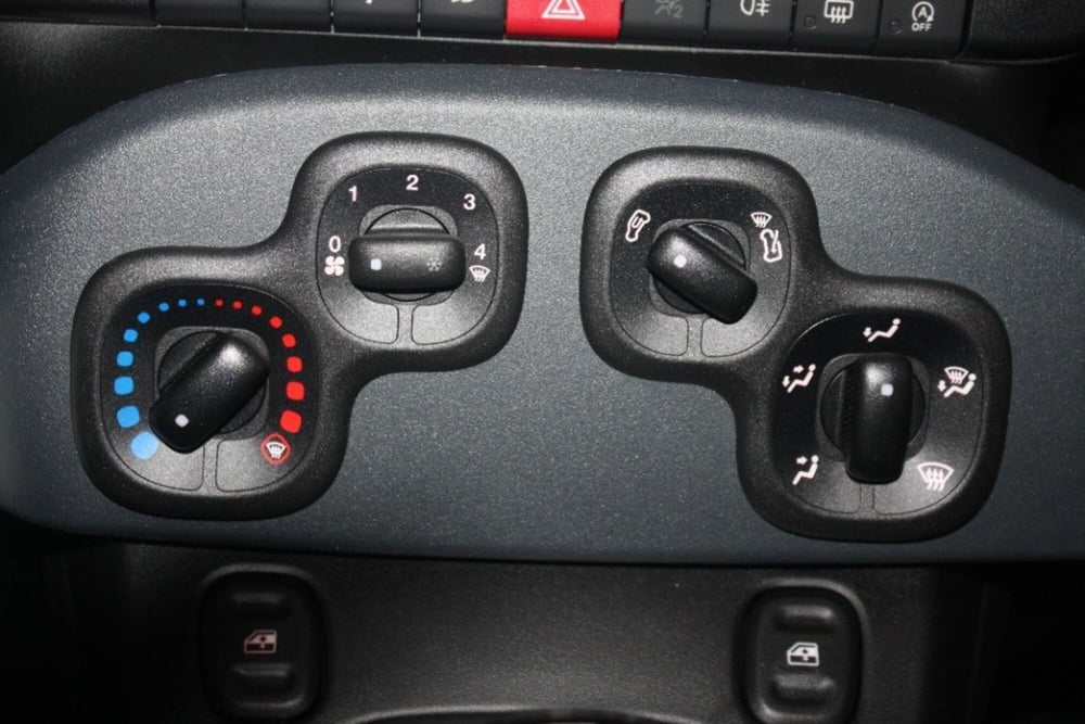 Fiat Panda Cross nuova a Viterbo (16)
