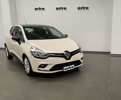 Renault Clio dCi 8V 90CV EDC Start&amp;Stop 5 porte Energy Intens del 2017 usata a Arona