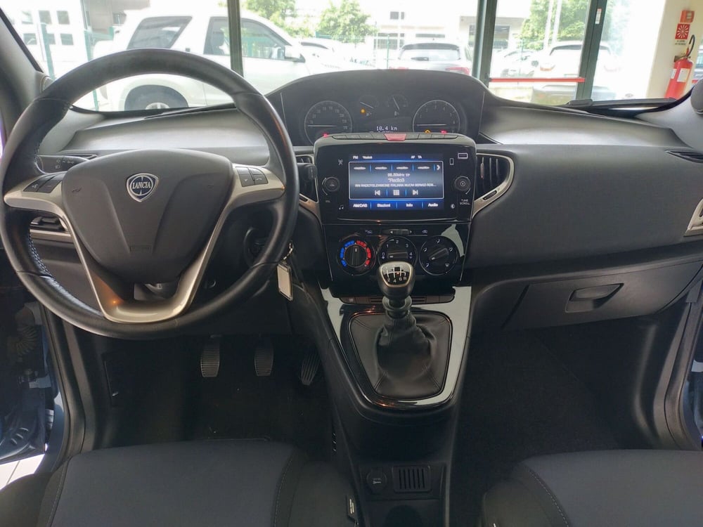 Lancia Ypsilon usata a Reggio Emilia (16)