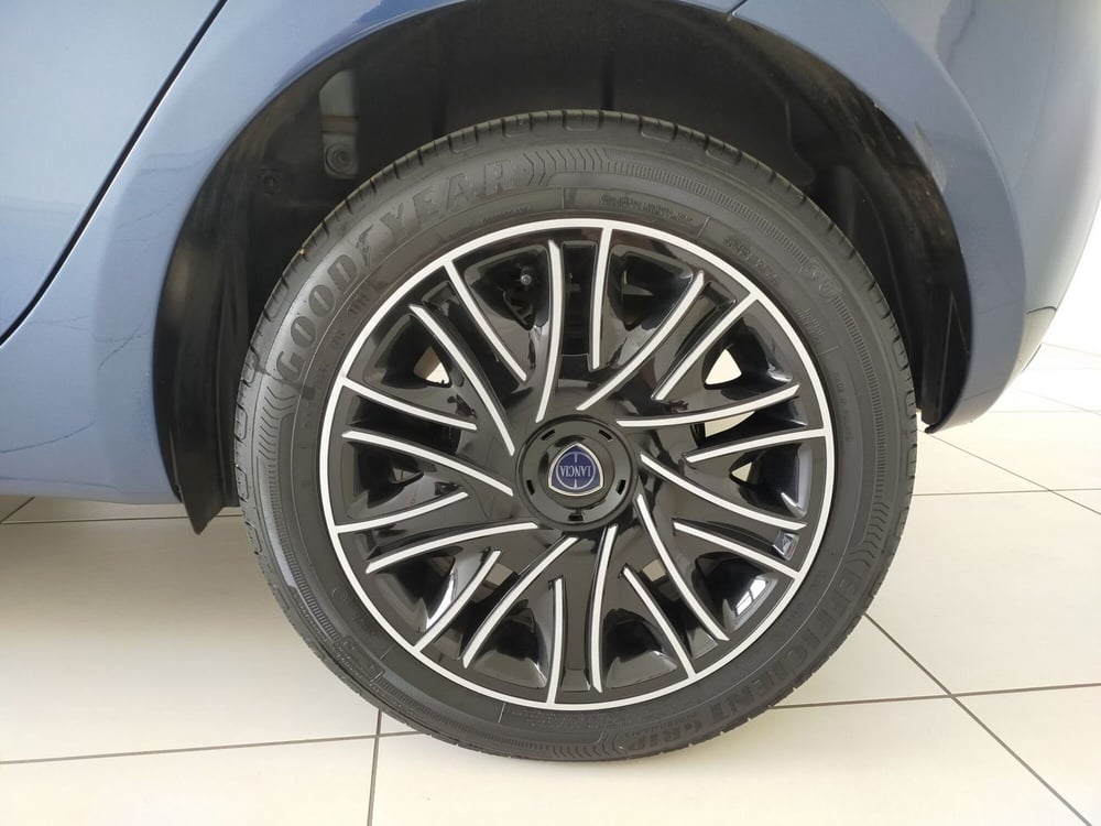 Lancia Ypsilon usata a Reggio Emilia (7)