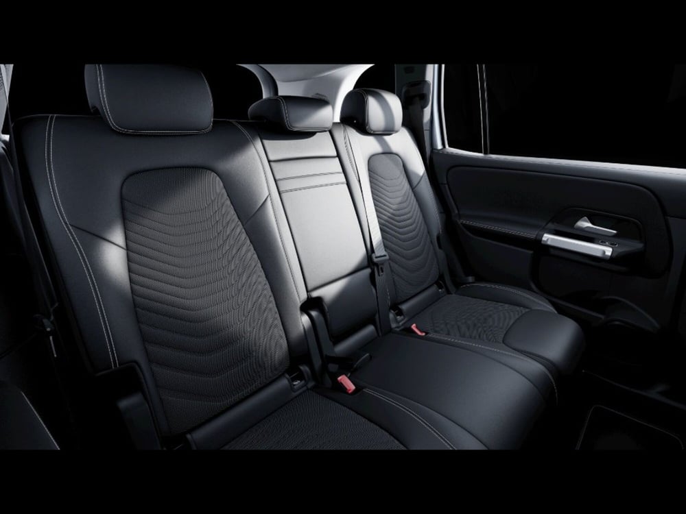 Mercedes-Benz GLB nuova a Siena (11)
