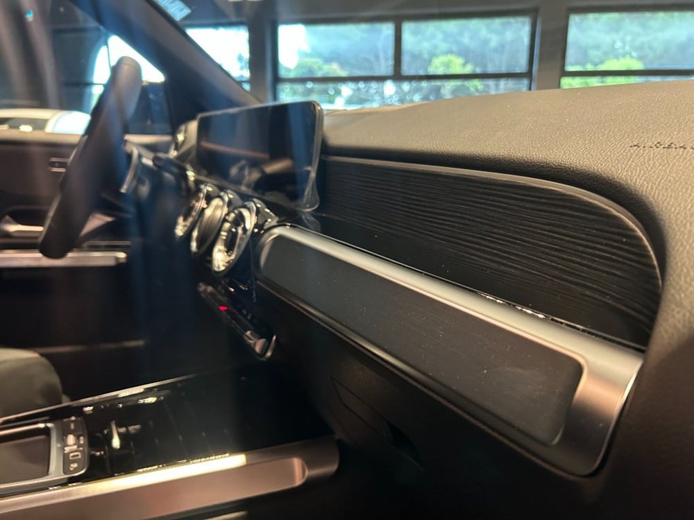 Mercedes-Benz GLB nuova a Siena (17)