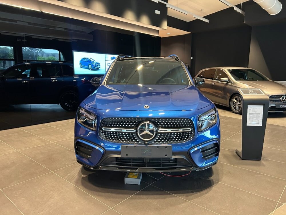 Mercedes-Benz GLB nuova a Siena (2)