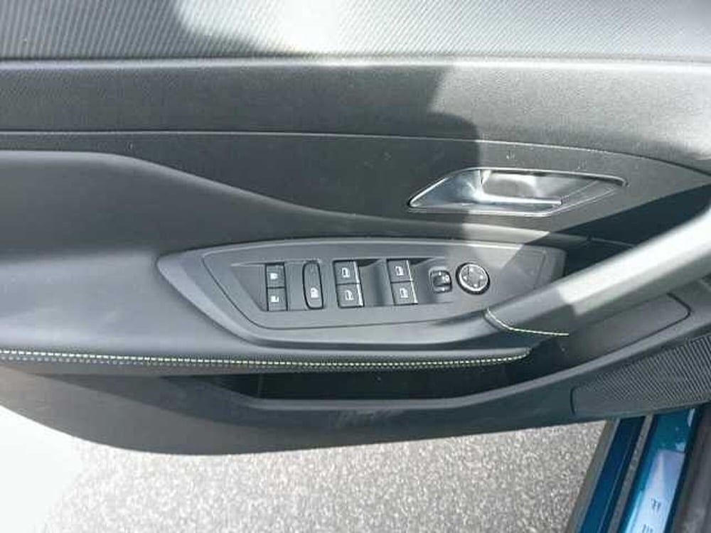 Peugeot 408 usata a Roma (14)