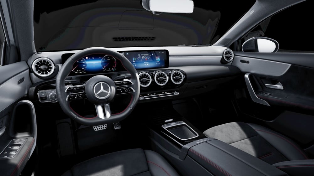 Mercedes-Benz Classe A nuova a Milano (8)