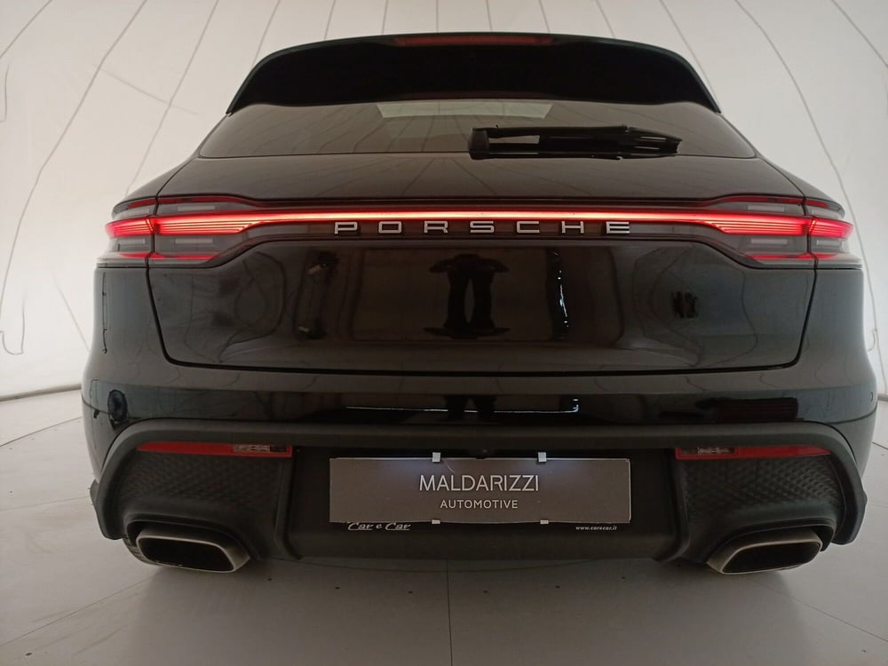 Porsche Macan usata a Bari (16)