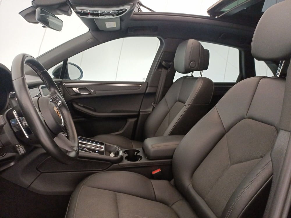 Porsche Macan usata a Bari (6)