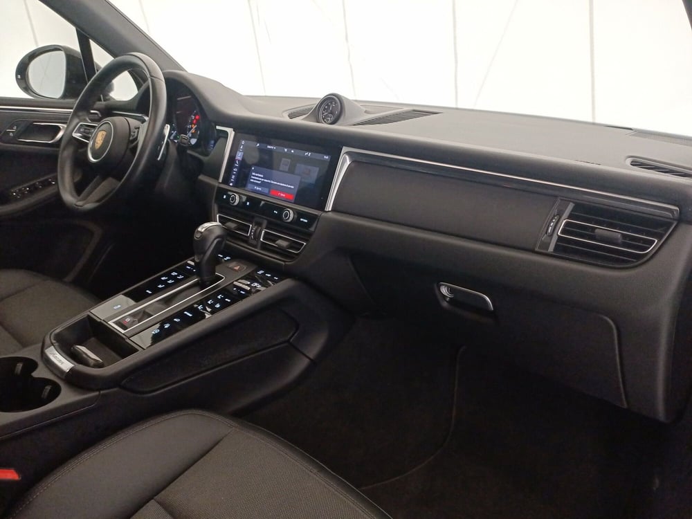 Porsche Macan usata a Bari (7)