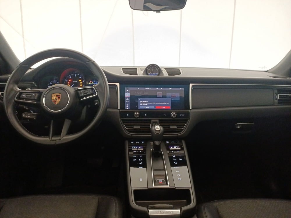 Porsche Macan usata a Bari (9)