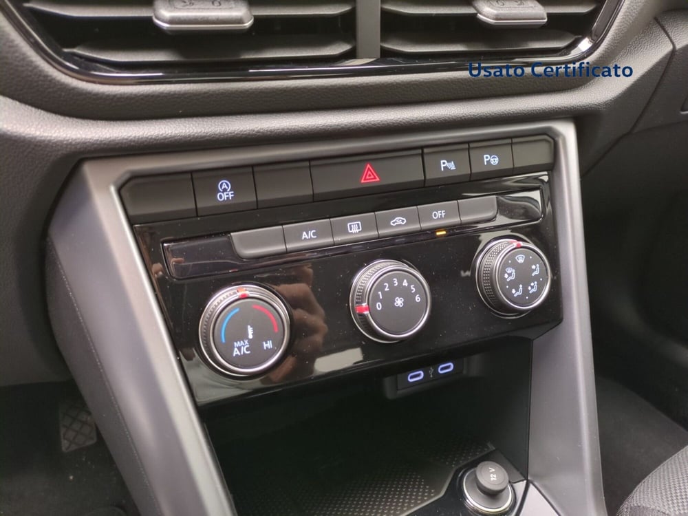 Volkswagen T-Roc nuova a Avellino (19)