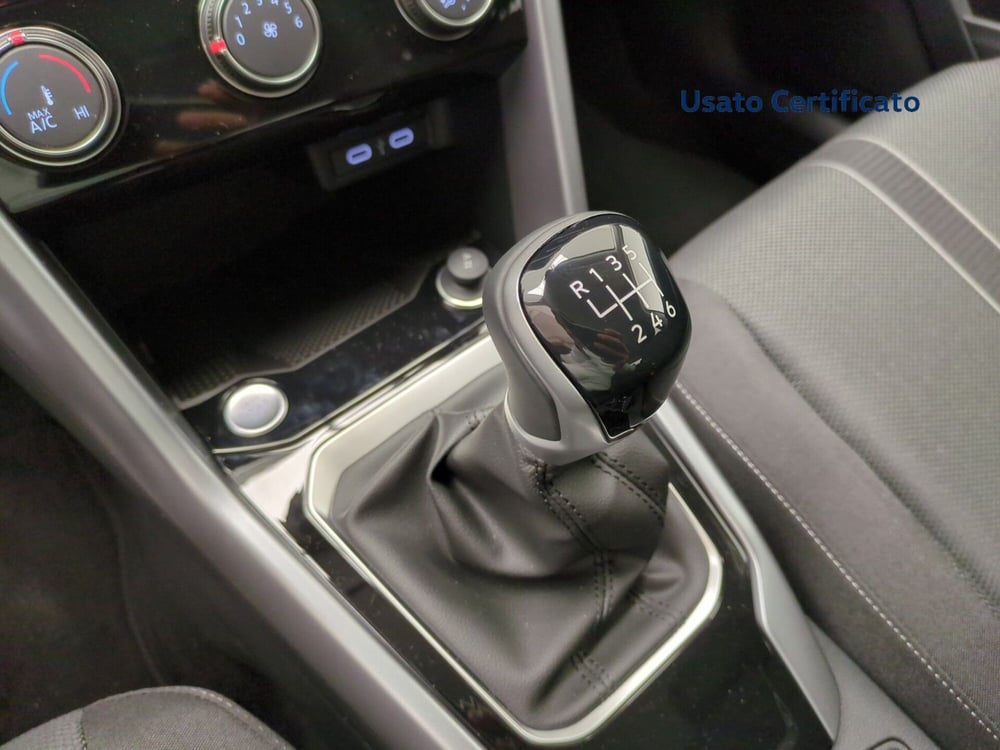 Volkswagen T-Roc nuova a Avellino (20)