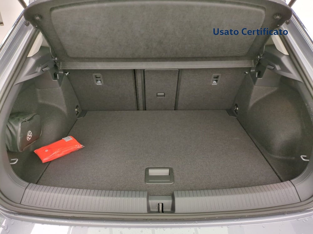 Volkswagen T-Roc nuova a Avellino (8)