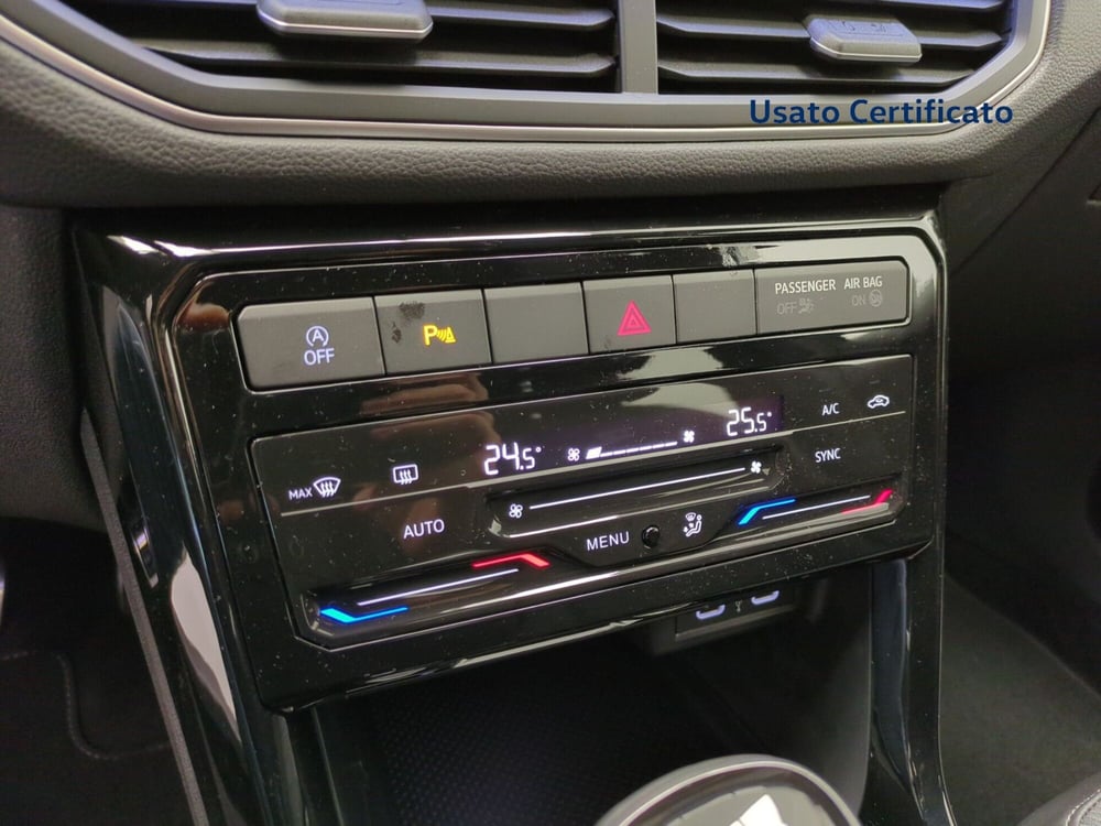 Volkswagen T-Cross nuova a Avellino (19)