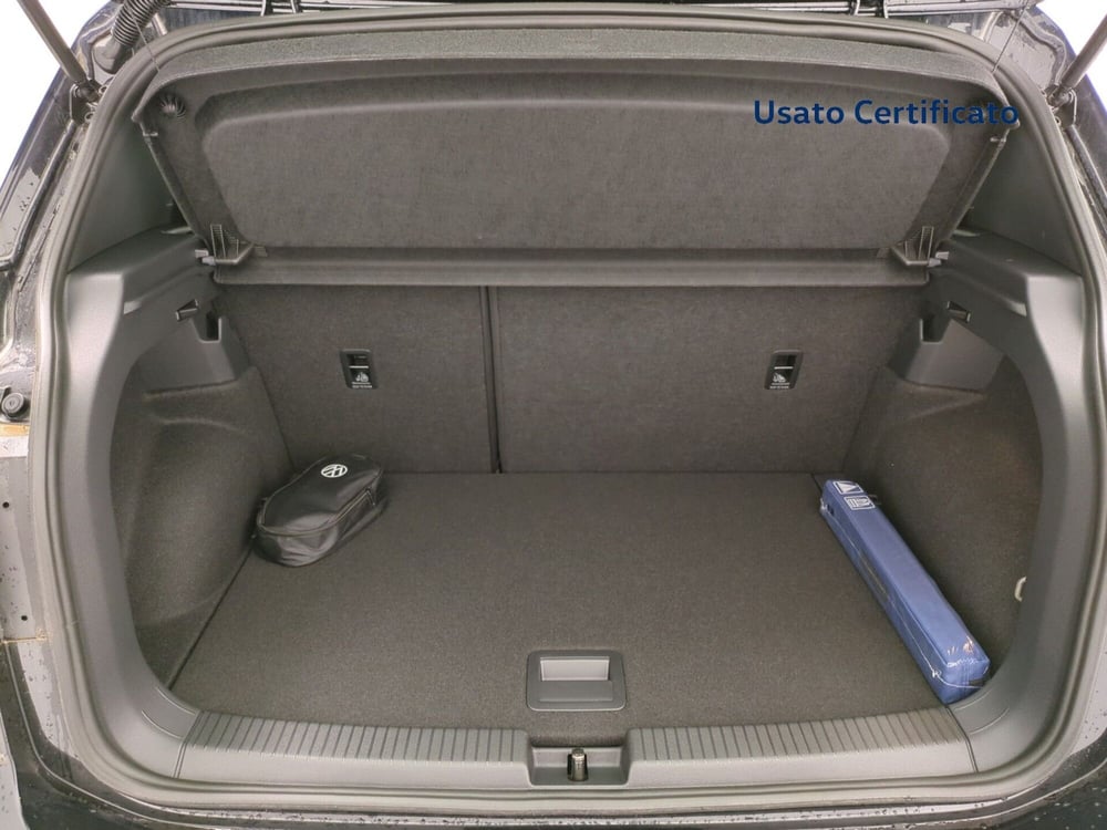 Volkswagen T-Cross nuova a Avellino (8)