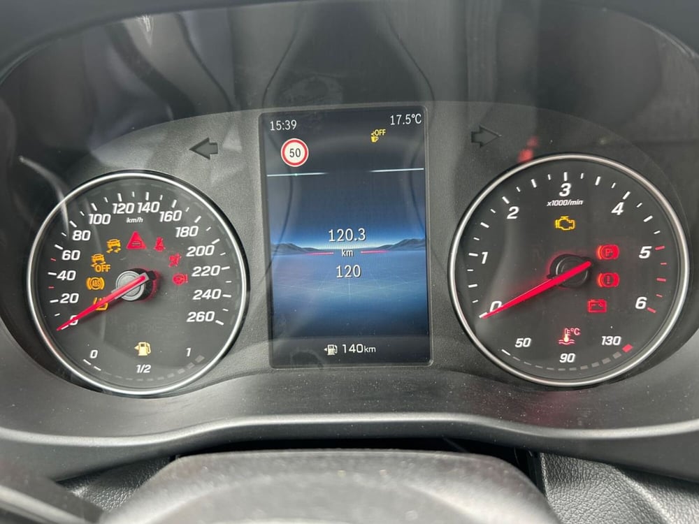 Mercedes-Benz Vito nuova a Milano (13)