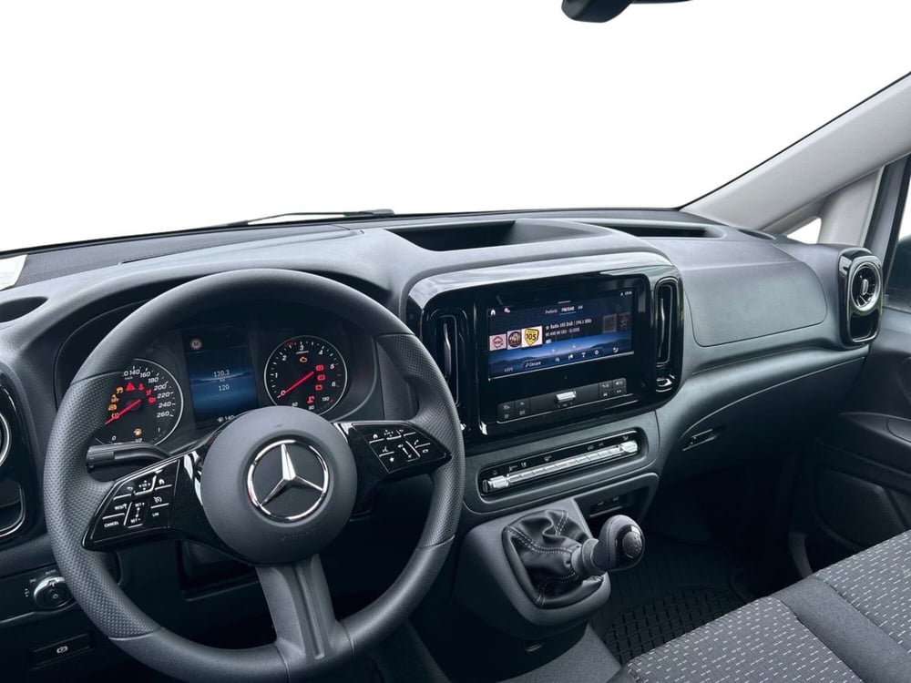 Mercedes-Benz Vito nuova a Milano (9)