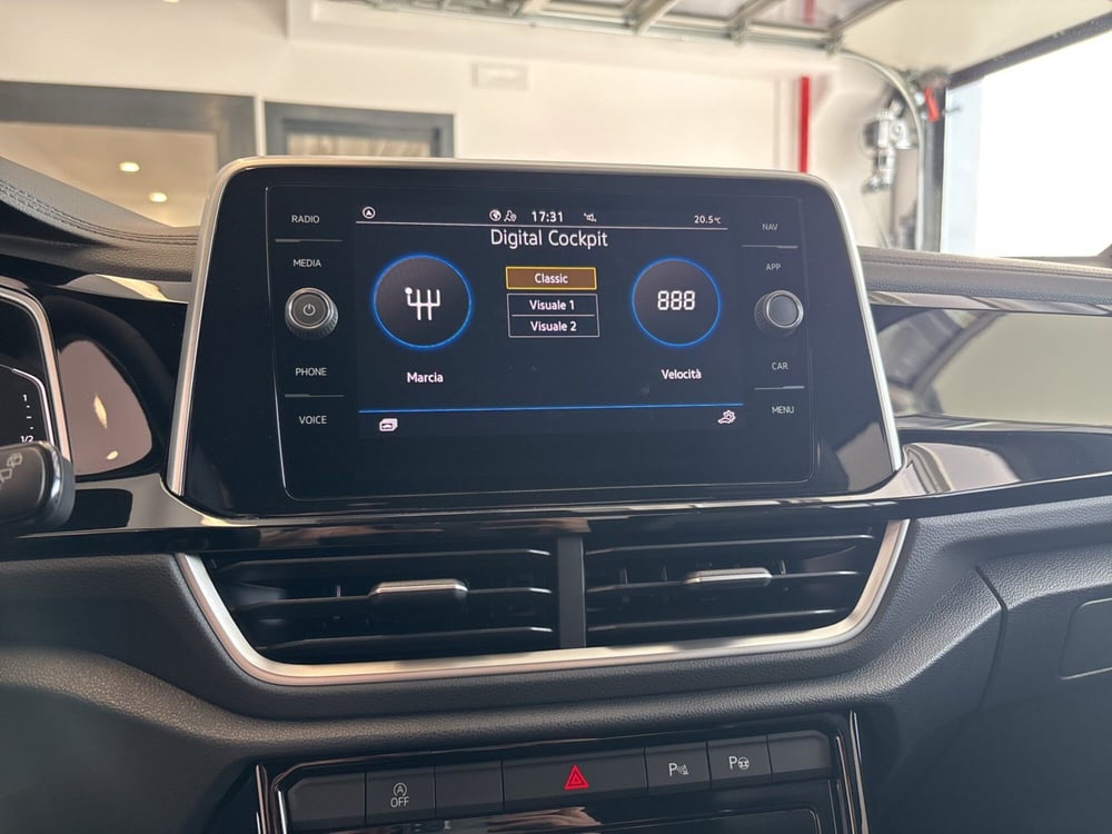 Volkswagen T-Roc nuova a Salerno (13)