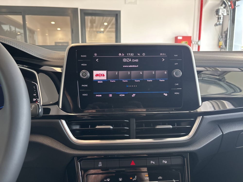 Volkswagen T-Roc nuova a Salerno (16)
