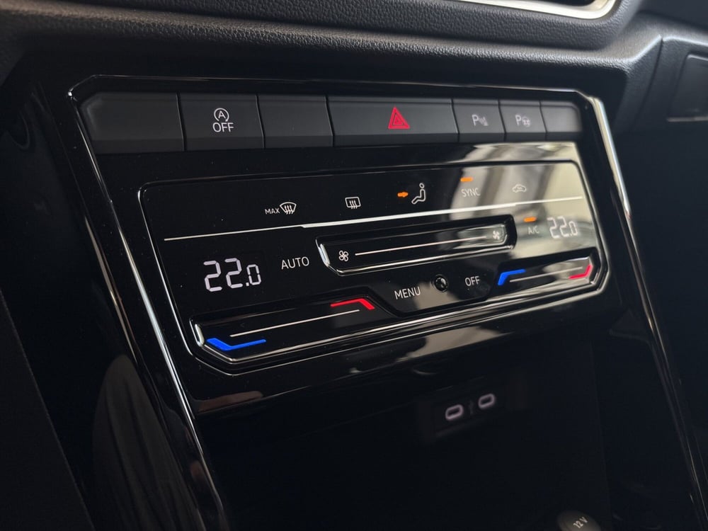 Volkswagen T-Roc nuova a Salerno (17)