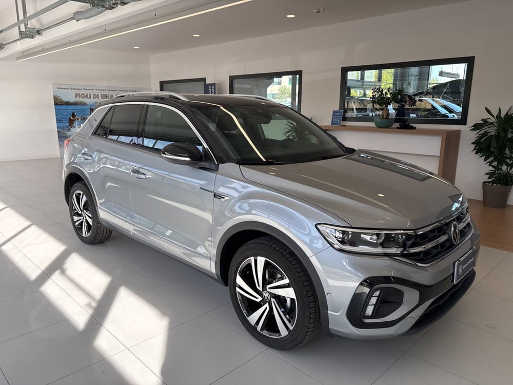 Volkswagen T-Roc nuova a Salerno (6)