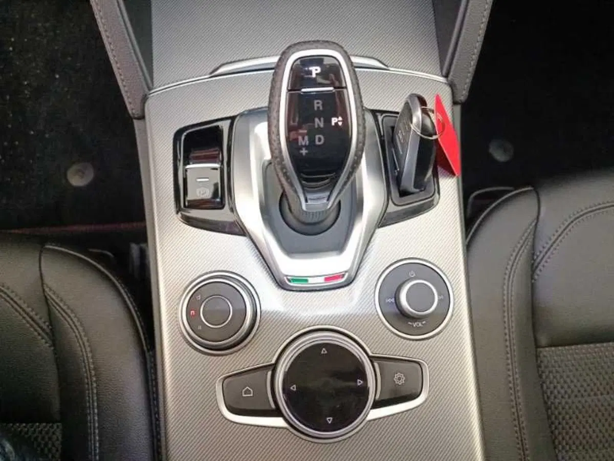 Alfa Romeo Stelvio usata a Treviso (19)