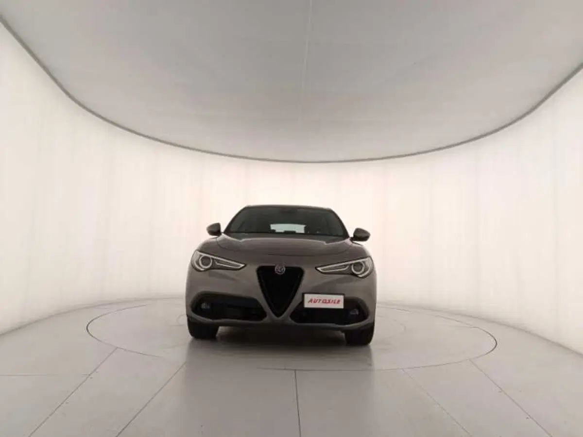Alfa Romeo Stelvio usata a Treviso (2)
