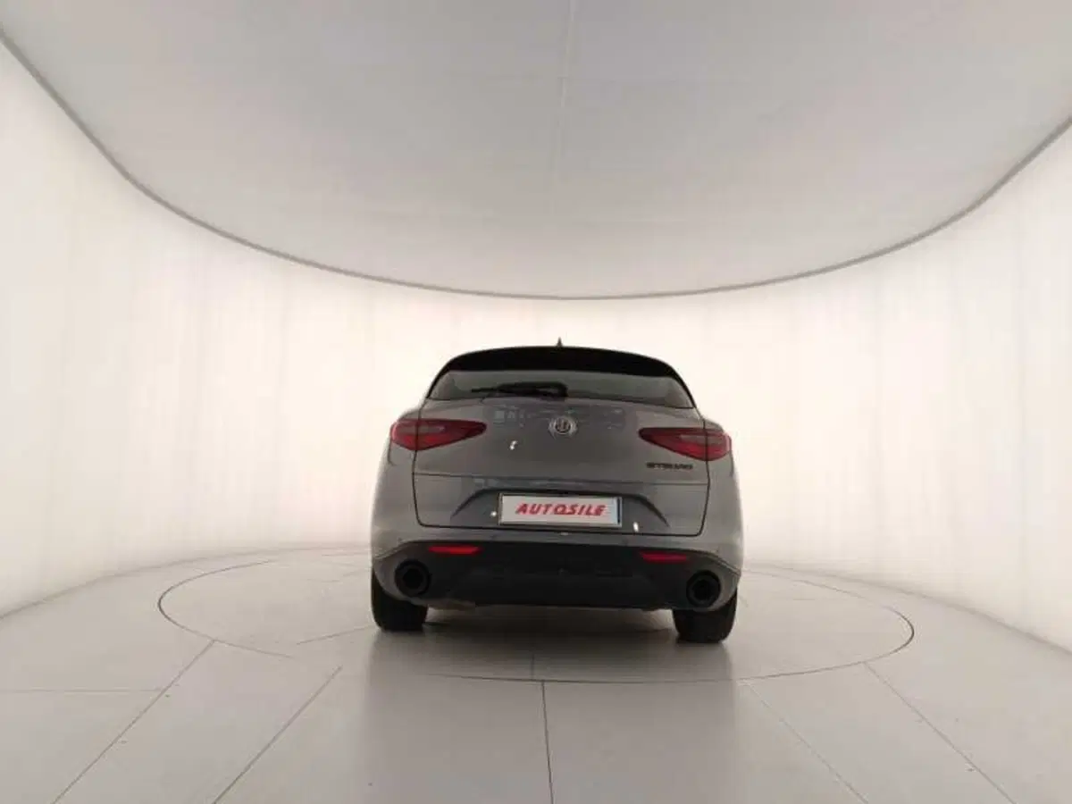 Alfa Romeo Stelvio usata a Treviso (5)