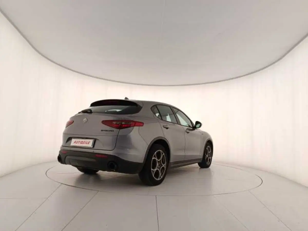 Alfa Romeo Stelvio usata a Treviso (6)