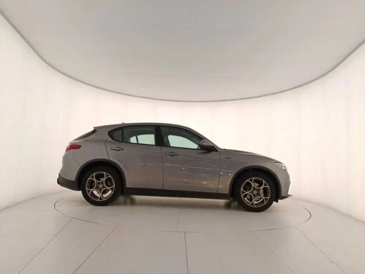 Alfa Romeo Stelvio usata a Treviso (7)