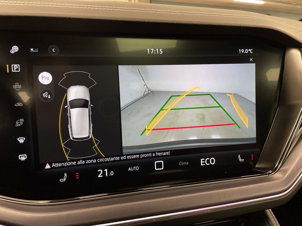 Volkswagen Touareg nuova a Varese (13)