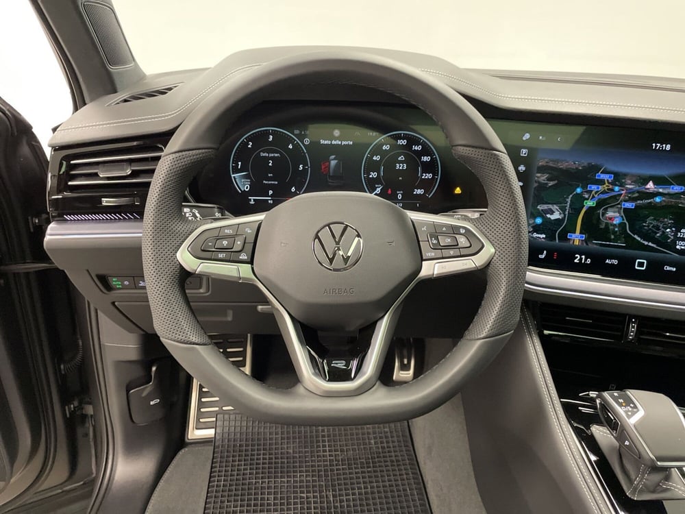 Volkswagen Touareg nuova a Varese (16)