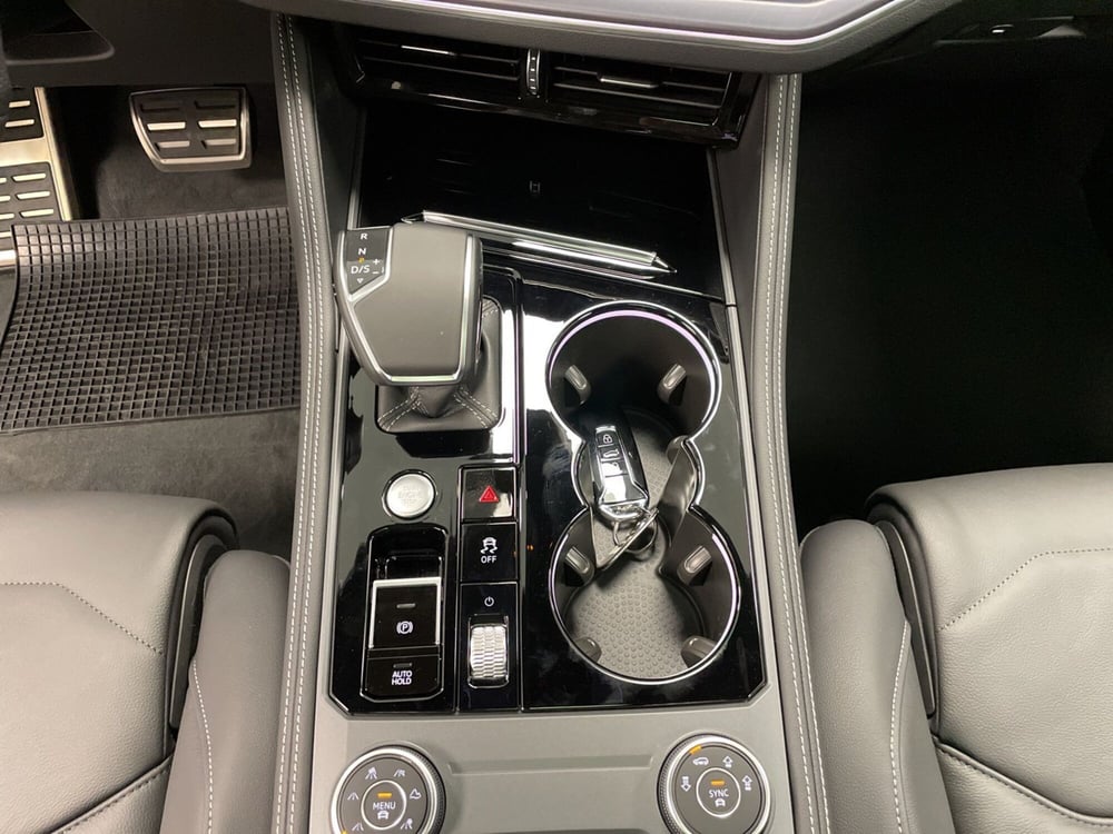 Volkswagen Touareg nuova a Varese (17)