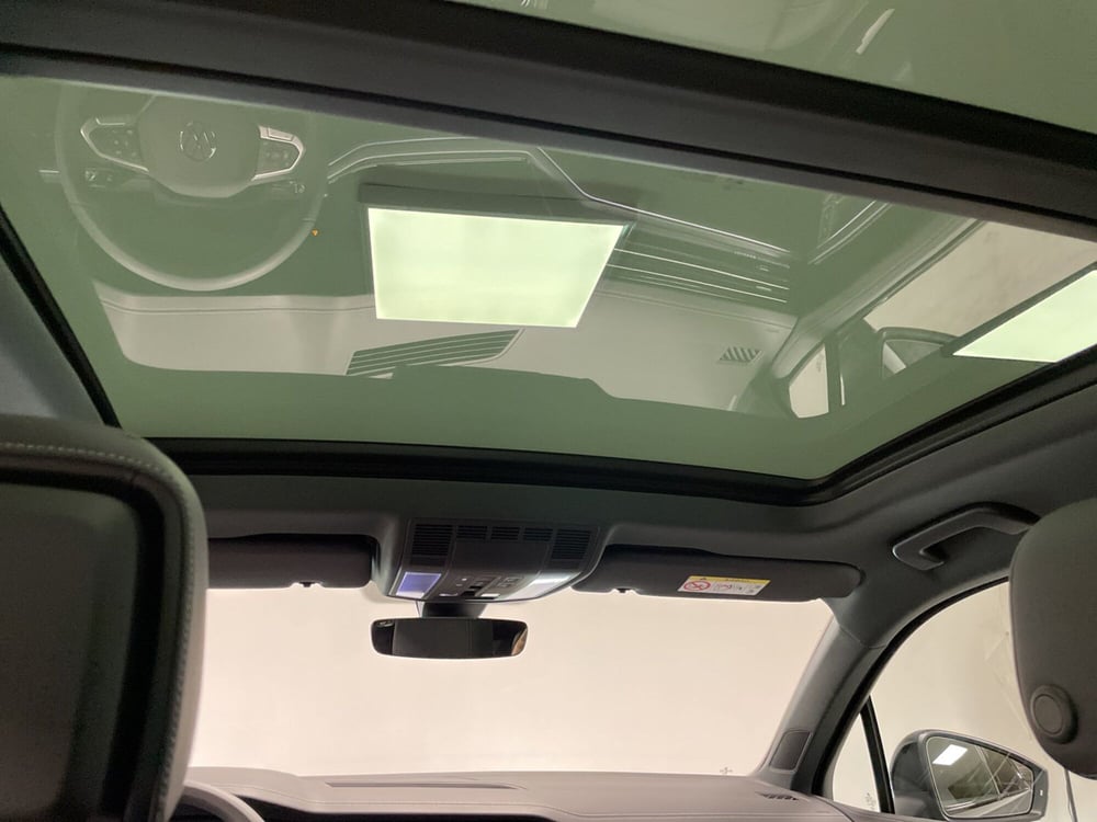 Volkswagen Touareg nuova a Varese (18)