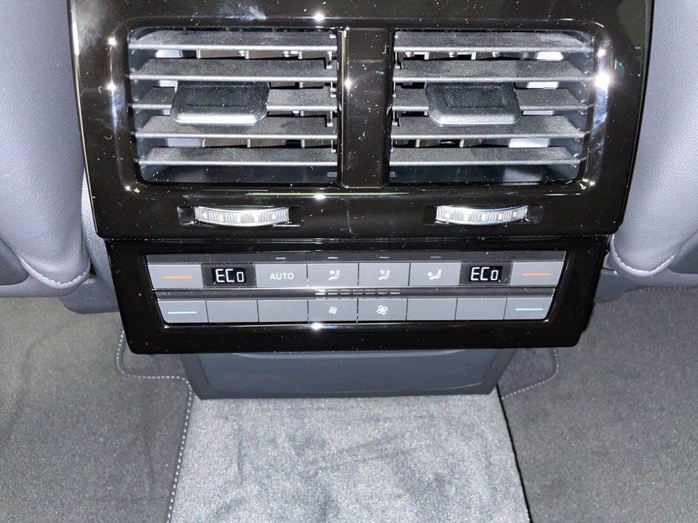 Volkswagen Touareg nuova a Varese (19)