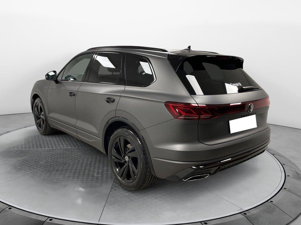 Volkswagen Touareg nuova a Varese (4)