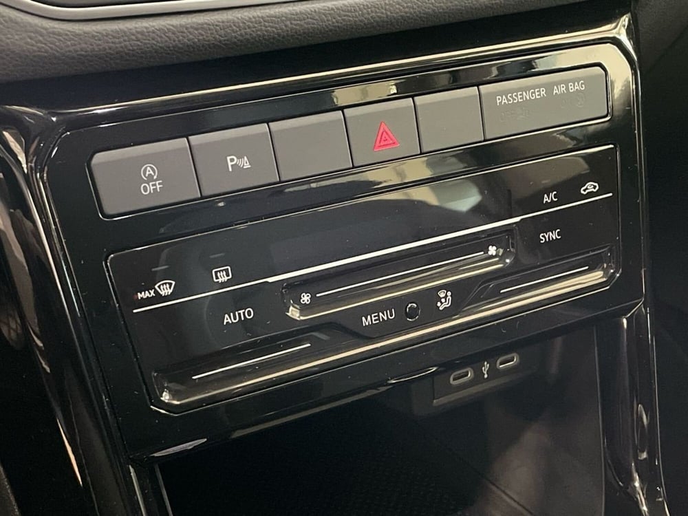 Volkswagen T-Cross usata a Pistoia (15)