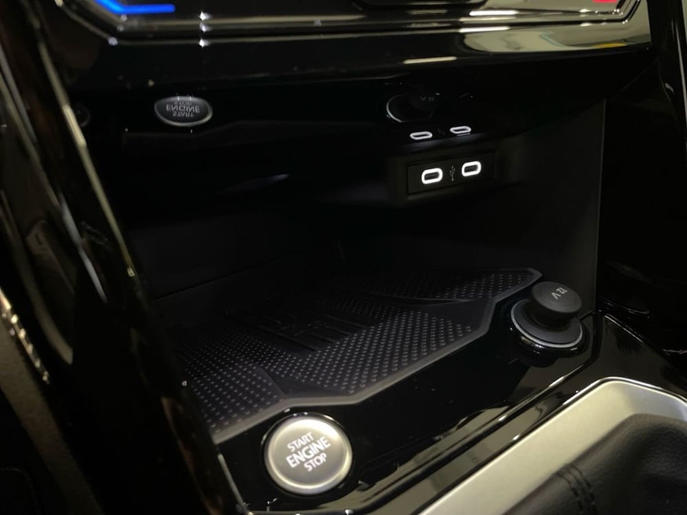 Volkswagen T-Roc nuova a Prato (16)