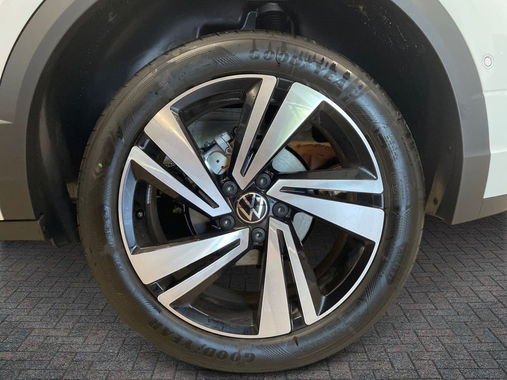 Volkswagen T-Roc nuova a Prato (7)