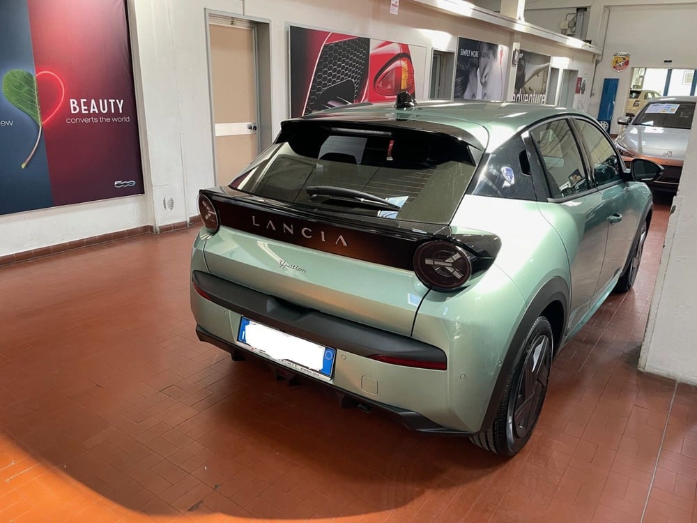 Lancia Ypsilon nuova a Lucca (7)