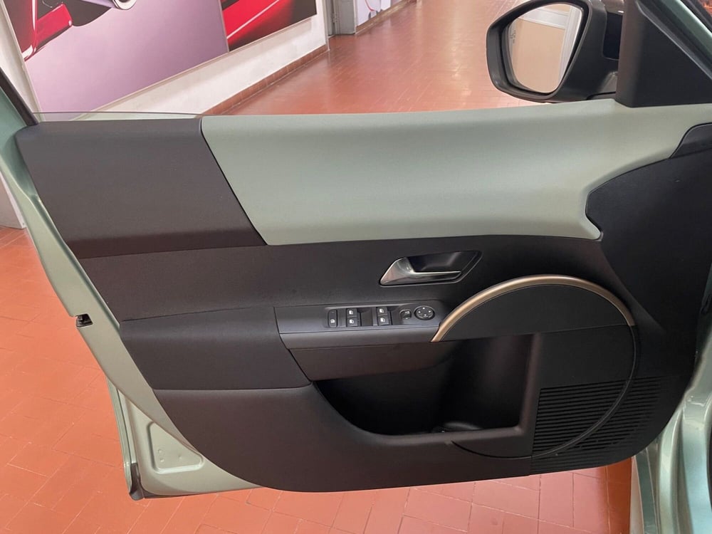 Lancia Ypsilon nuova a Lucca (9)