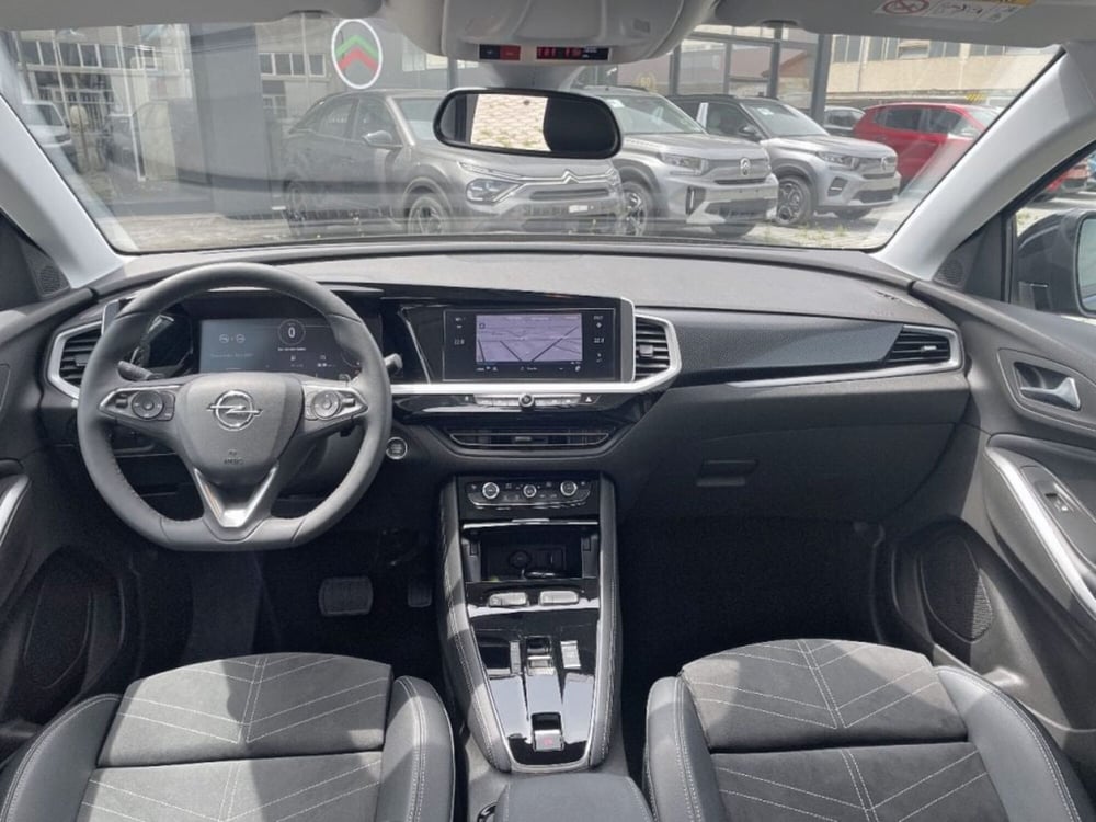 Opel Grandland usata a Foggia (9)