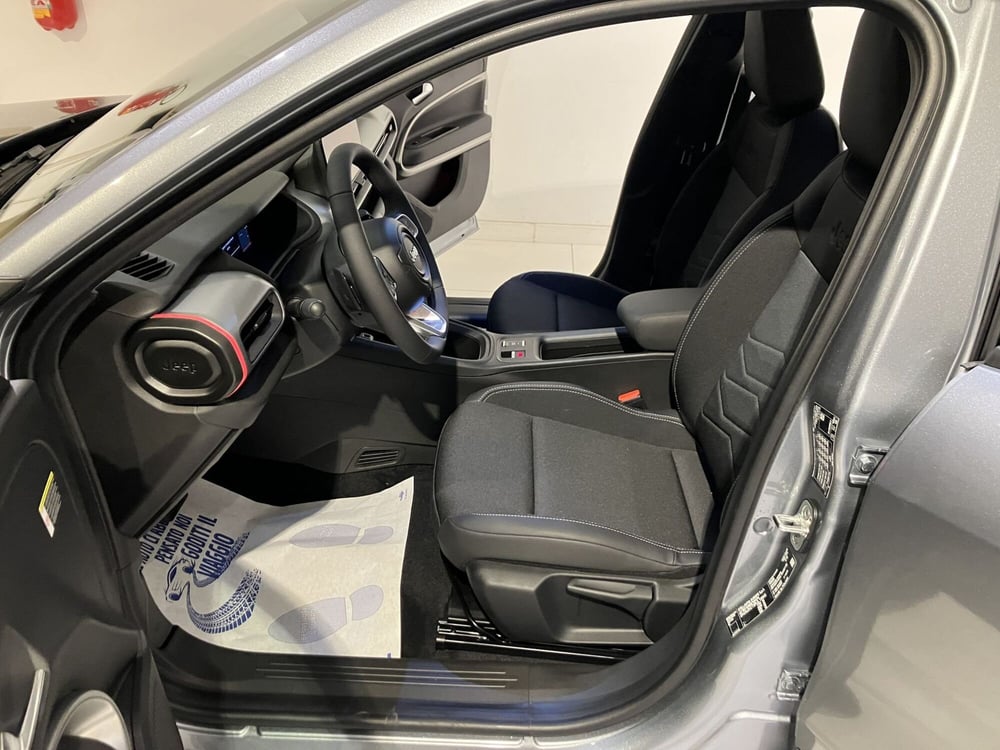 Jeep Avenger nuova a Parma (11)