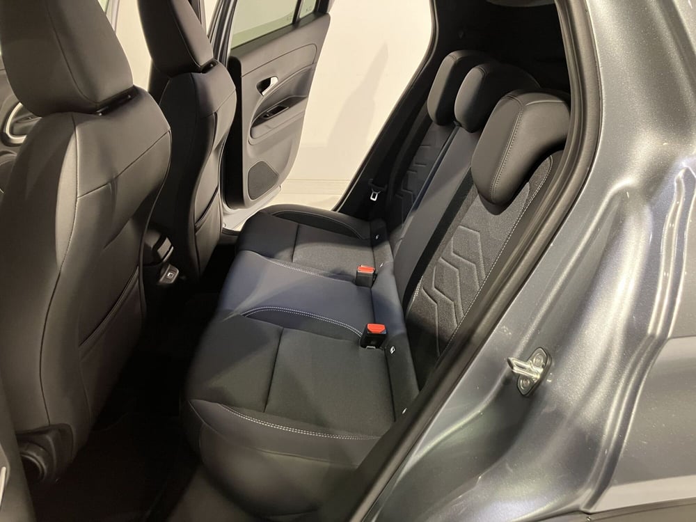 Jeep Avenger nuova a Parma (12)