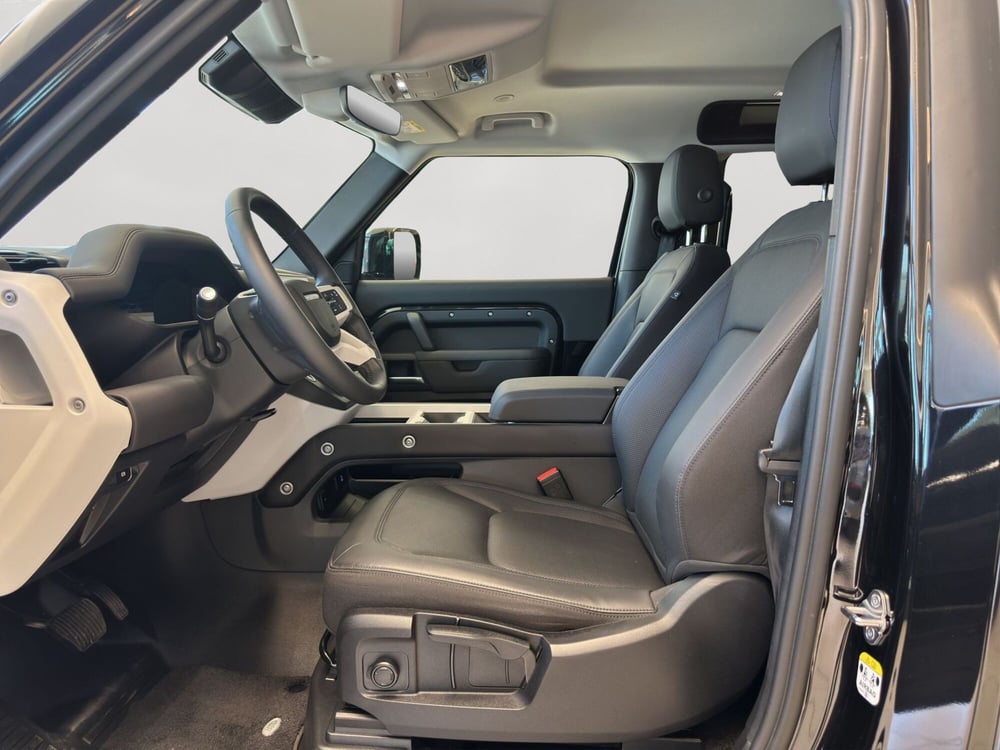 Land Rover Defender usata a Latina (11)