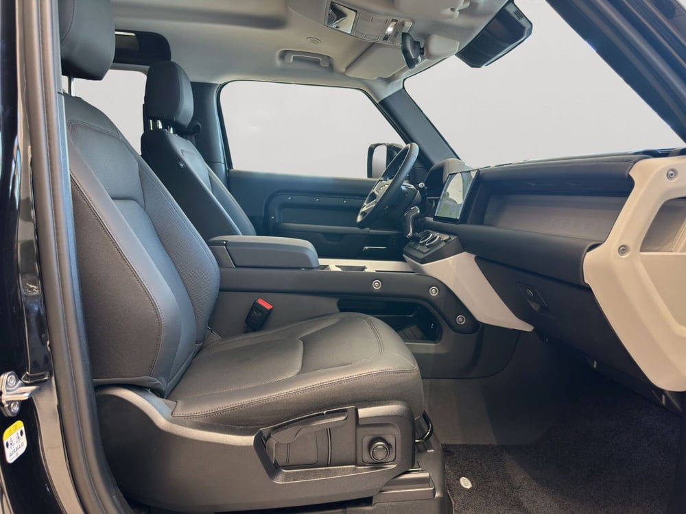 Land Rover Defender usata a Latina (3)
