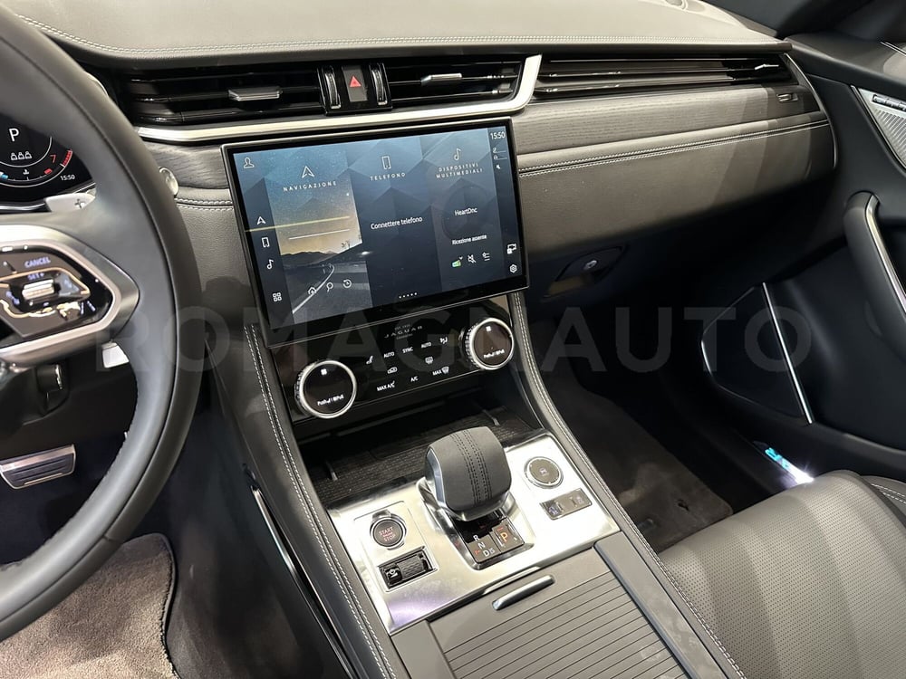 Jaguar F-Pace nuova a Forlì-Cesena (9)
