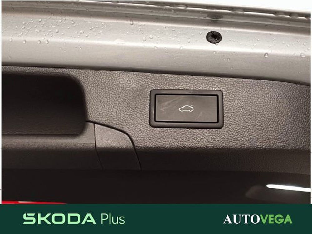 Skoda Superb nuova a Vicenza (13)